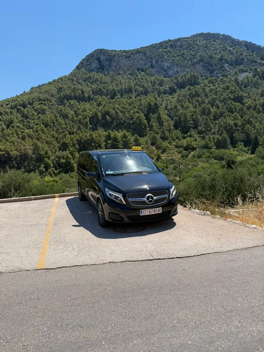 BRKIĆ TRAFFIC van on Hvar island mountain road